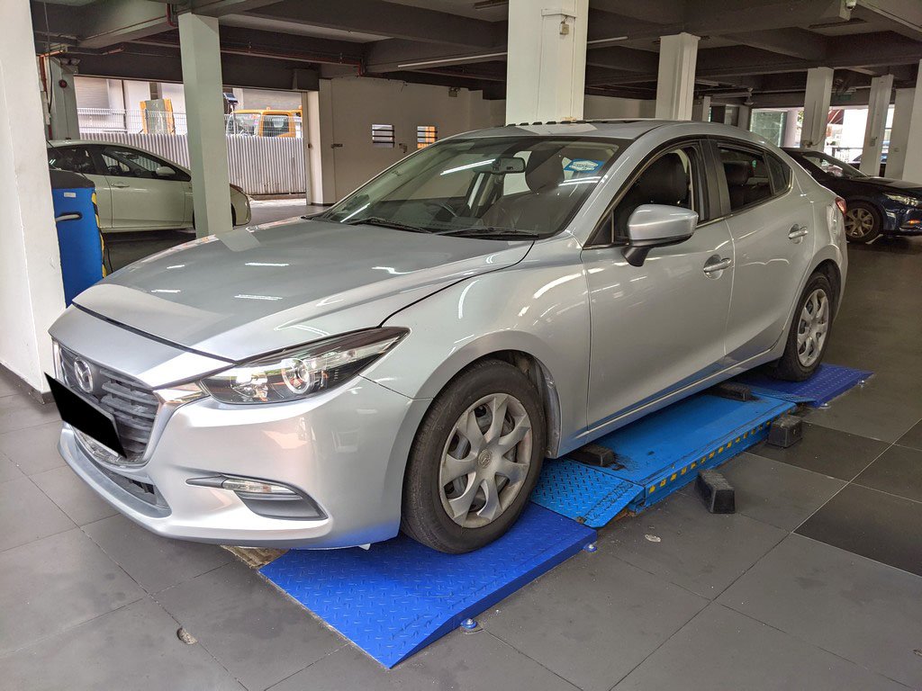 Mazda 3 Sedan 1.5 At Eu6