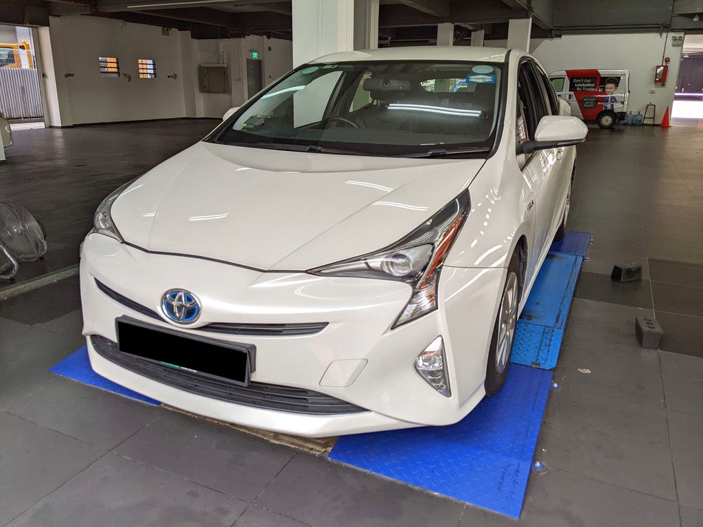 Toyota Prius 1.8 CVT (Hybrid)