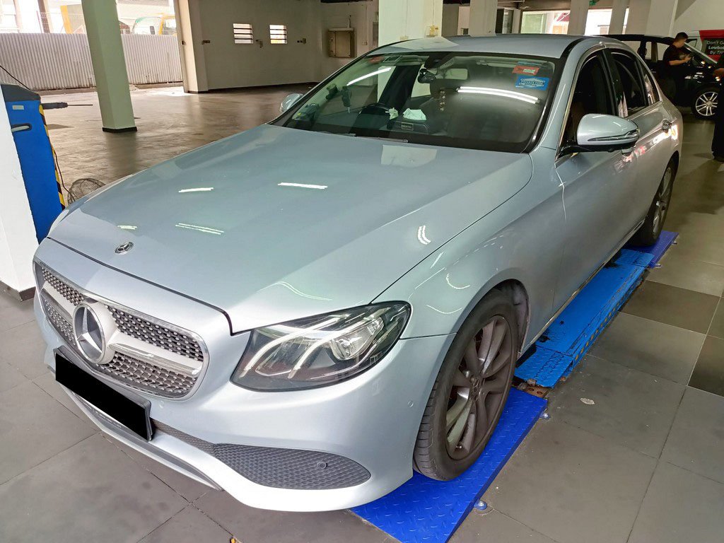 Mercedes Benz E250 AVG (R18 Led)