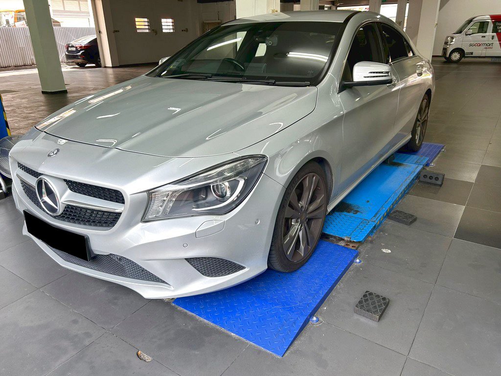 Mercedes Benz CLA180 (R18 BI)