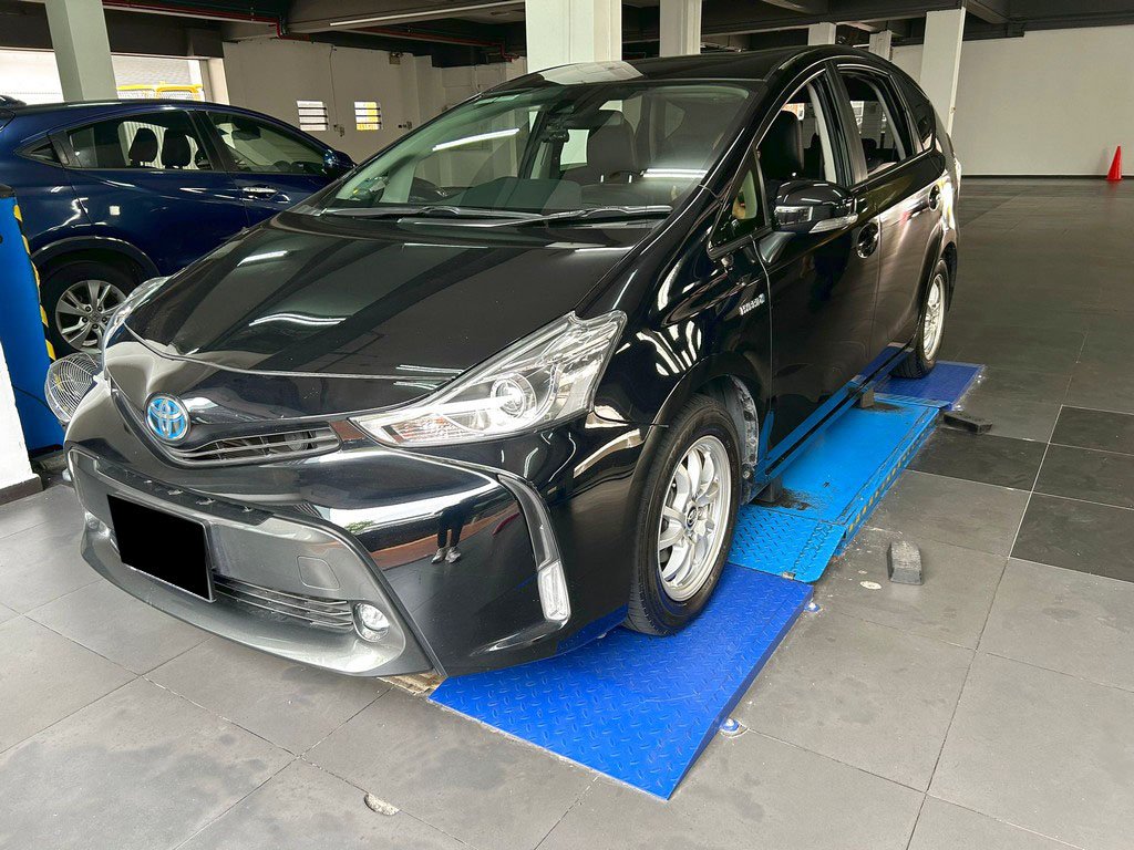 Toyota Prius Alpha 1.8s Cvt (Hybrid)