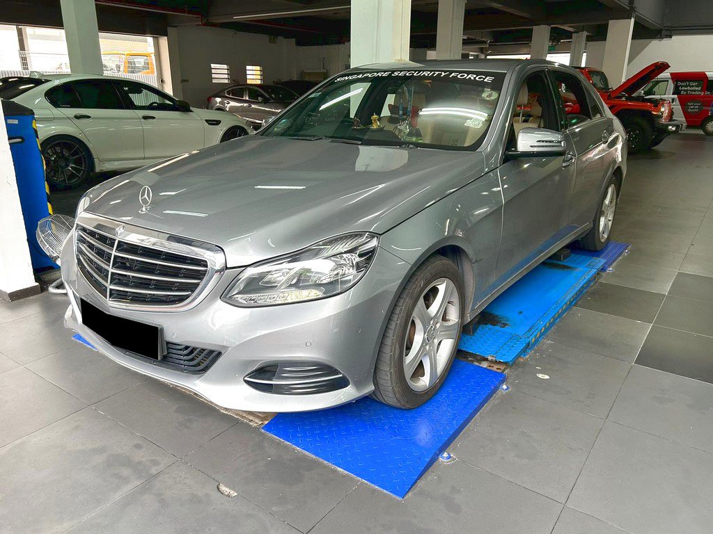 Mercedes Benz E 250 Sedan (R17)