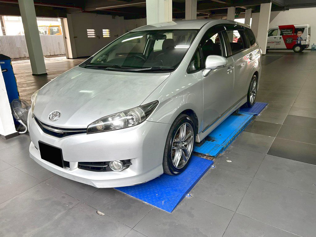 Toyota Wish 1.8 CVT
