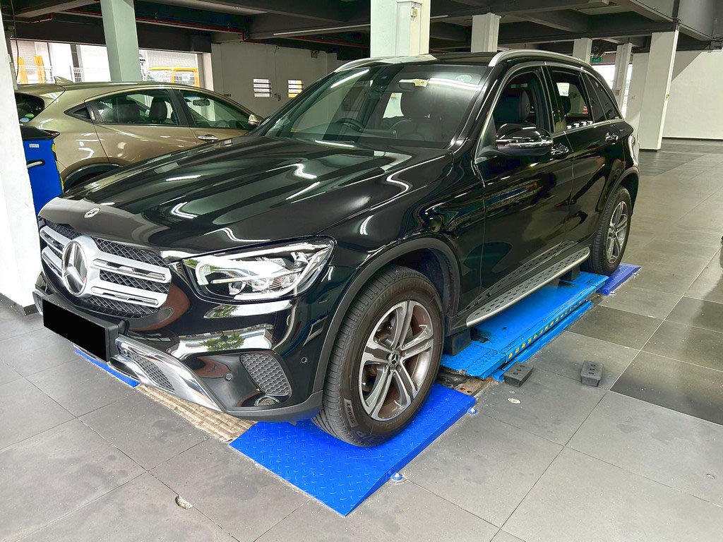Mercedes Benz GLC300 4Matic (Hybrid)