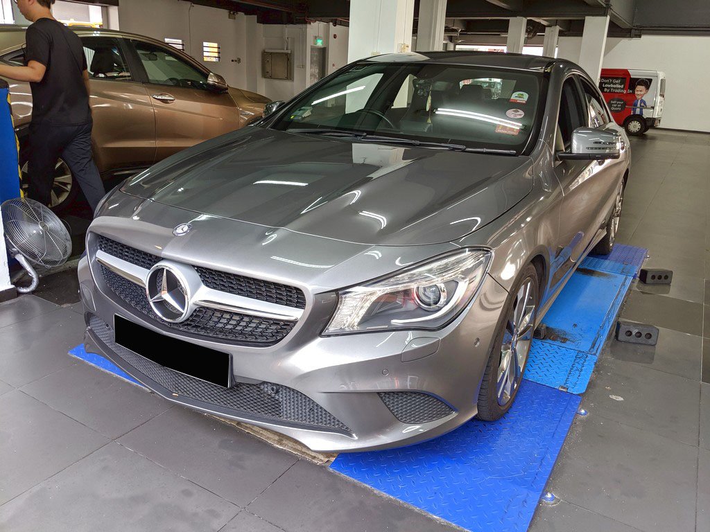 Mercedes Benz CLA180 (R18 BI)