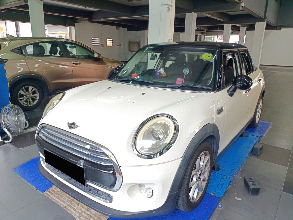 Mini Cooper 5DR FWD LED ABS