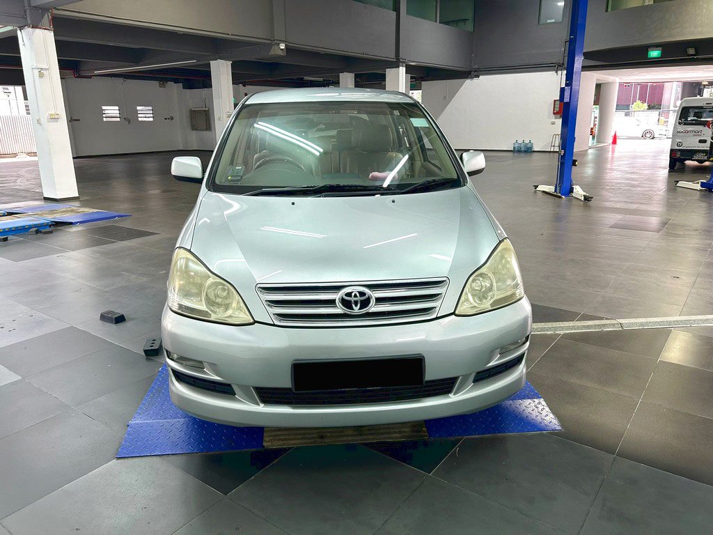 Toyota Picnic Auto W/O Roof Rack (COE Till 09/2028)