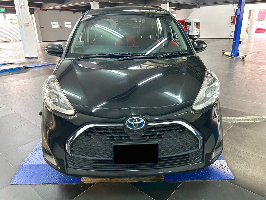 Toyota Sienta 1.5X CVT (Hybrid)