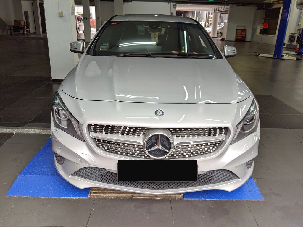 Mercedes Benz Cla180 (r18 Bi)