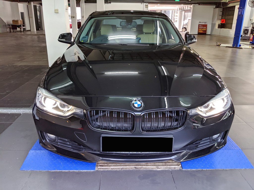 BMW 320I Sedan AT D/AB 4DR ABS HID