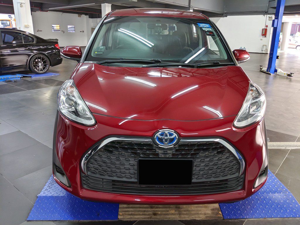 Toyota Sienta 1.5X CVT (Hybrid)