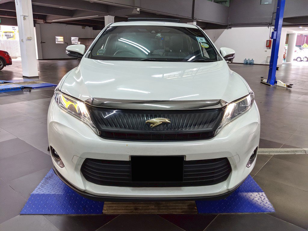 Toyota Harrier Premium 2.0 CVT