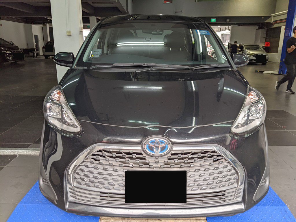 Toyota Sienta 1.5x Cvt (Hybrid)