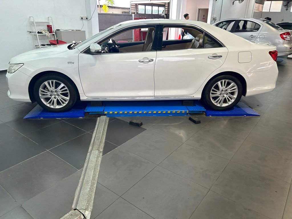 Toyota Camry 2.5 Auto