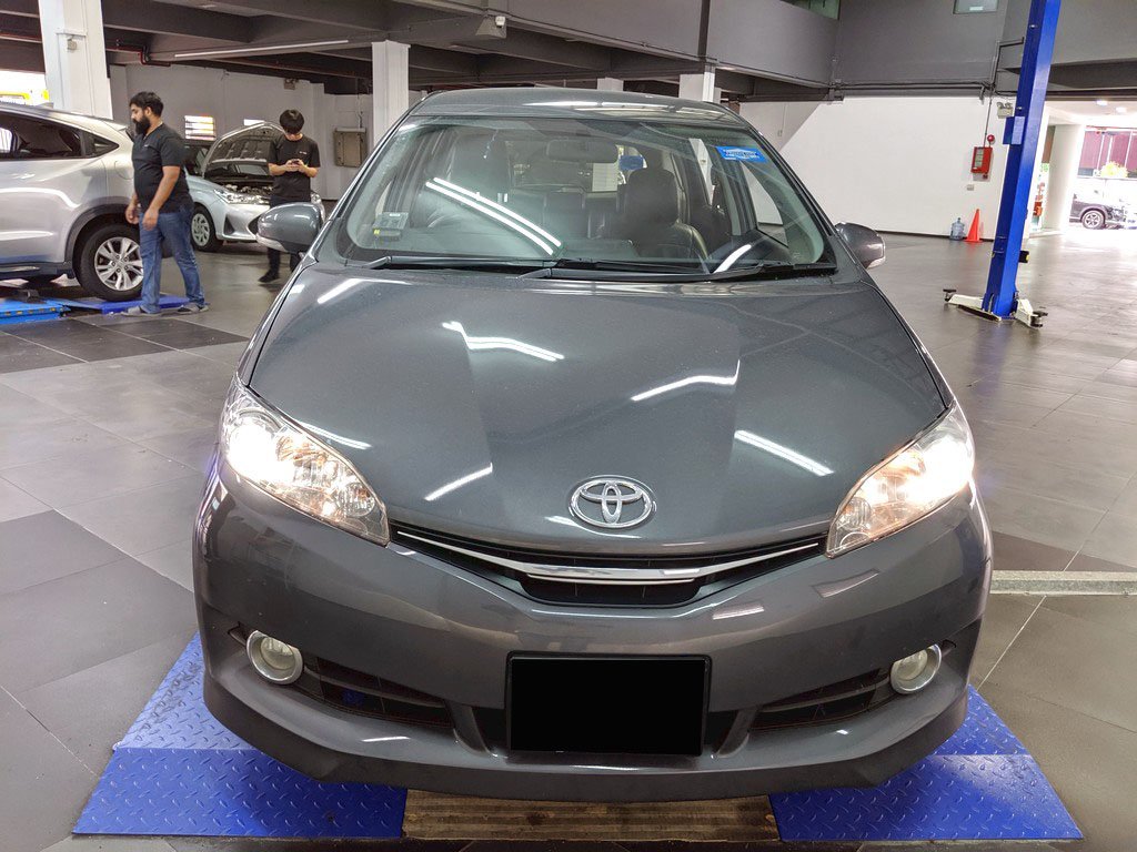 Toyota Wish 1.8 CVT