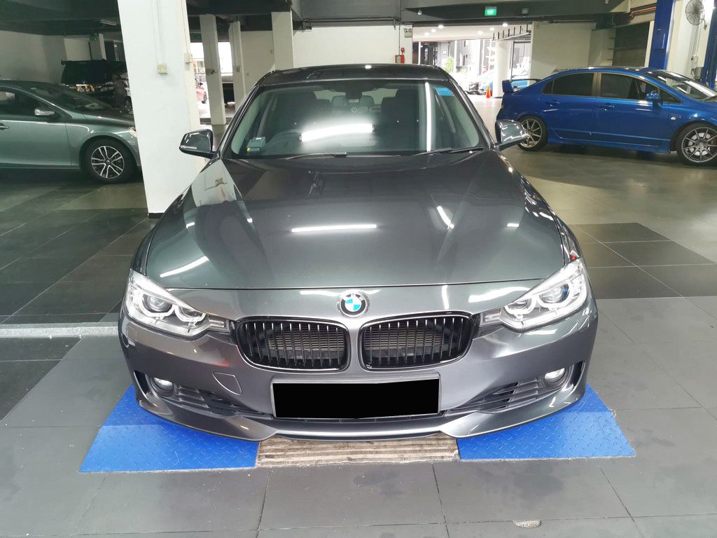 BMW 320I Sedan AT D/AB 4DR ABS HID