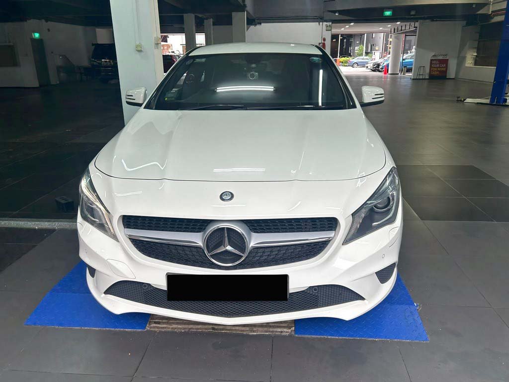 Mercedes Benz CLA180 (R18 BI)