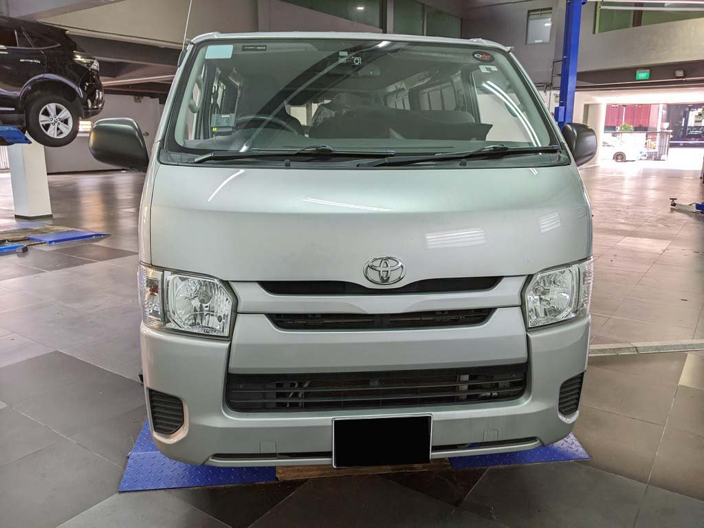 Toyota Hiace Van Turbo 5dr Mt