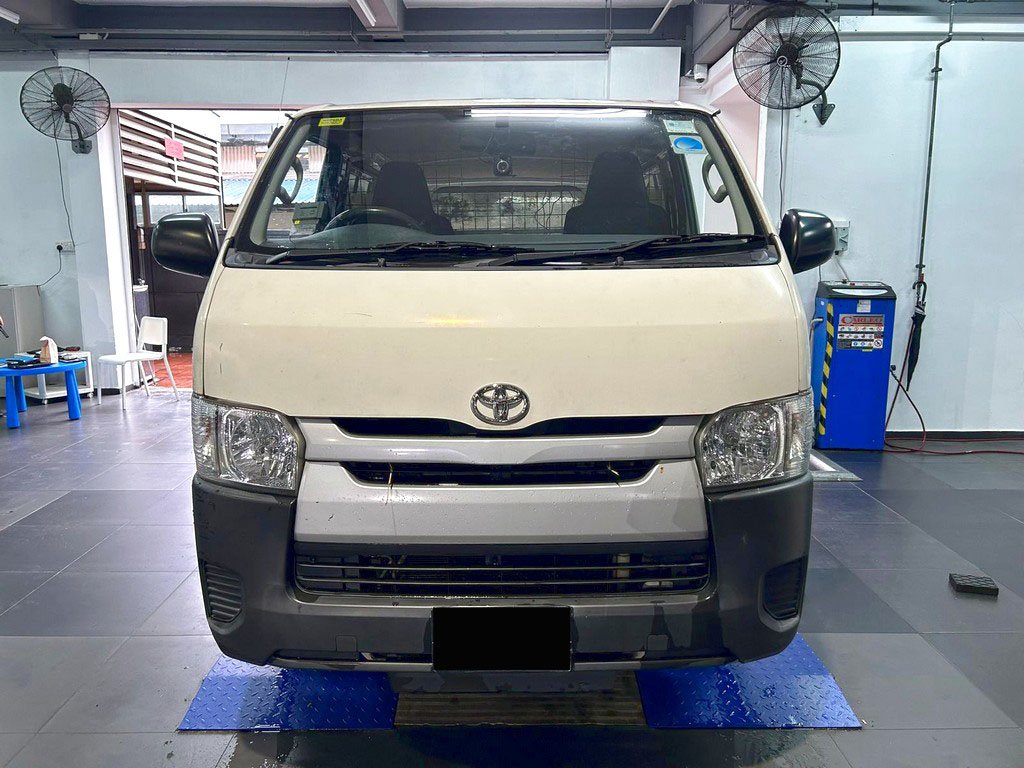 Toyota Hiace Van Turbo 5 DR Manual