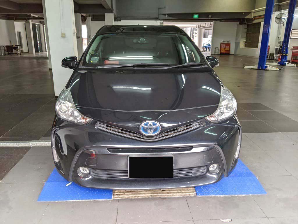 Toyota Prius Alpha 1.8S CVT (Hybrid)