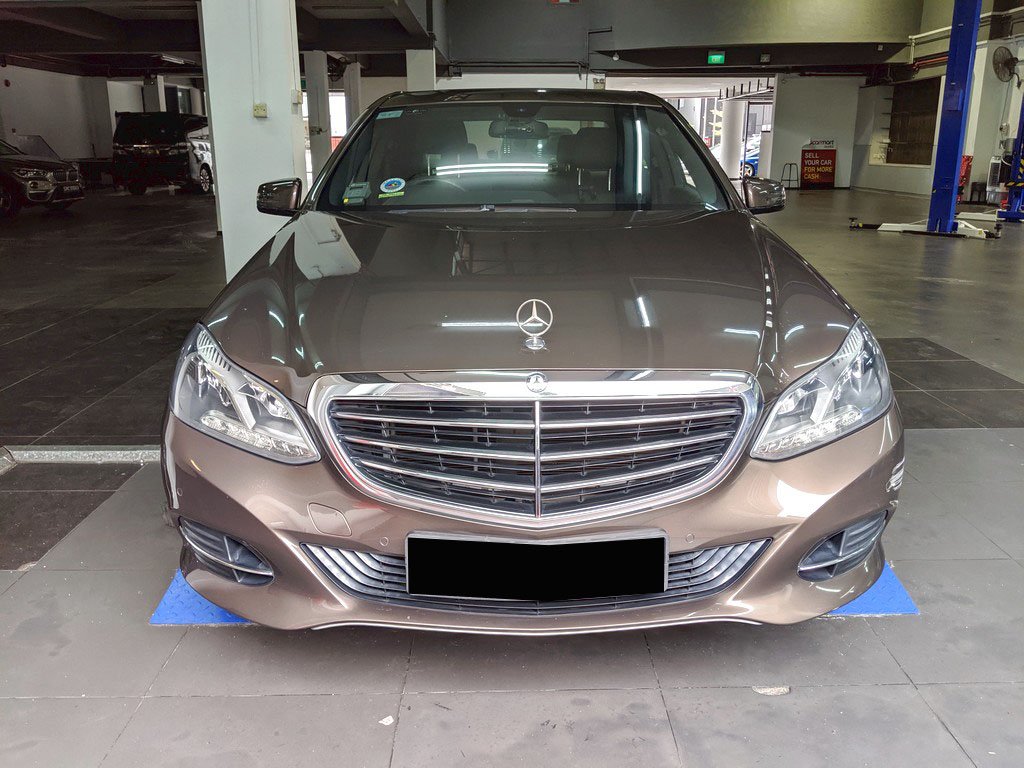 Mercedes Benz E200 Sedan (R17)