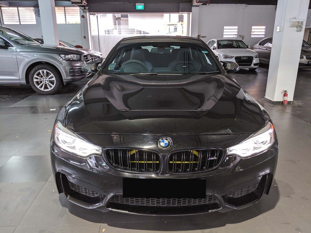 BMW M4 Coupe AT