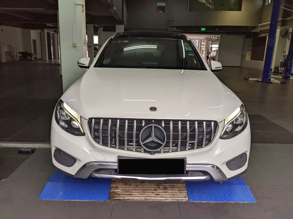 Mercedes Benz GLC250 4matic (R18 Led Sunroof)