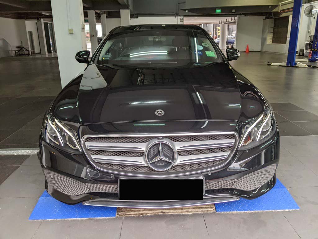 Mercedes Benz E200 AVG (R18 Led)