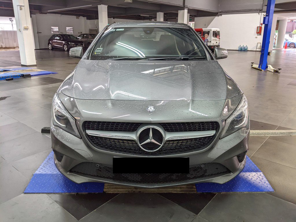 Mercedes Benz Cla180 (r18 Bi)