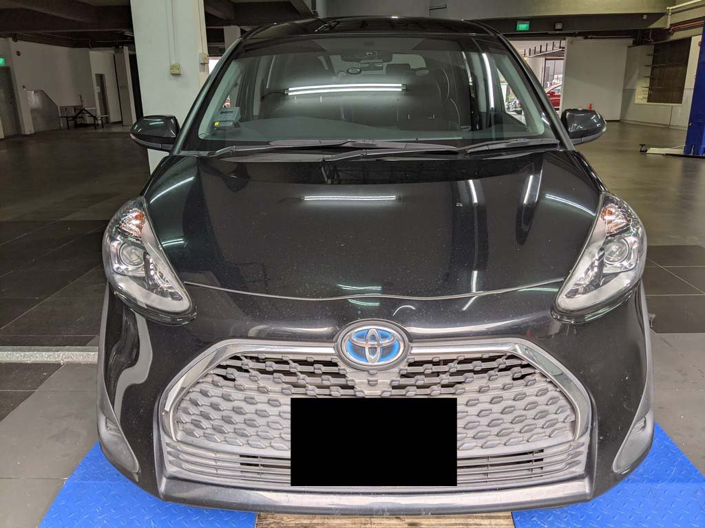 Toyota Sienta 1.5X CVT (Hybrid)