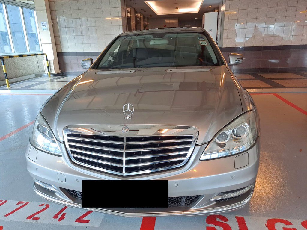 Mercedes Benz S300l (COE Till 10/2027)