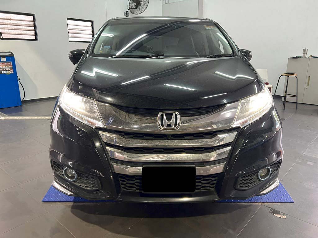 Honda Odyssey Absolute (Hybrid)