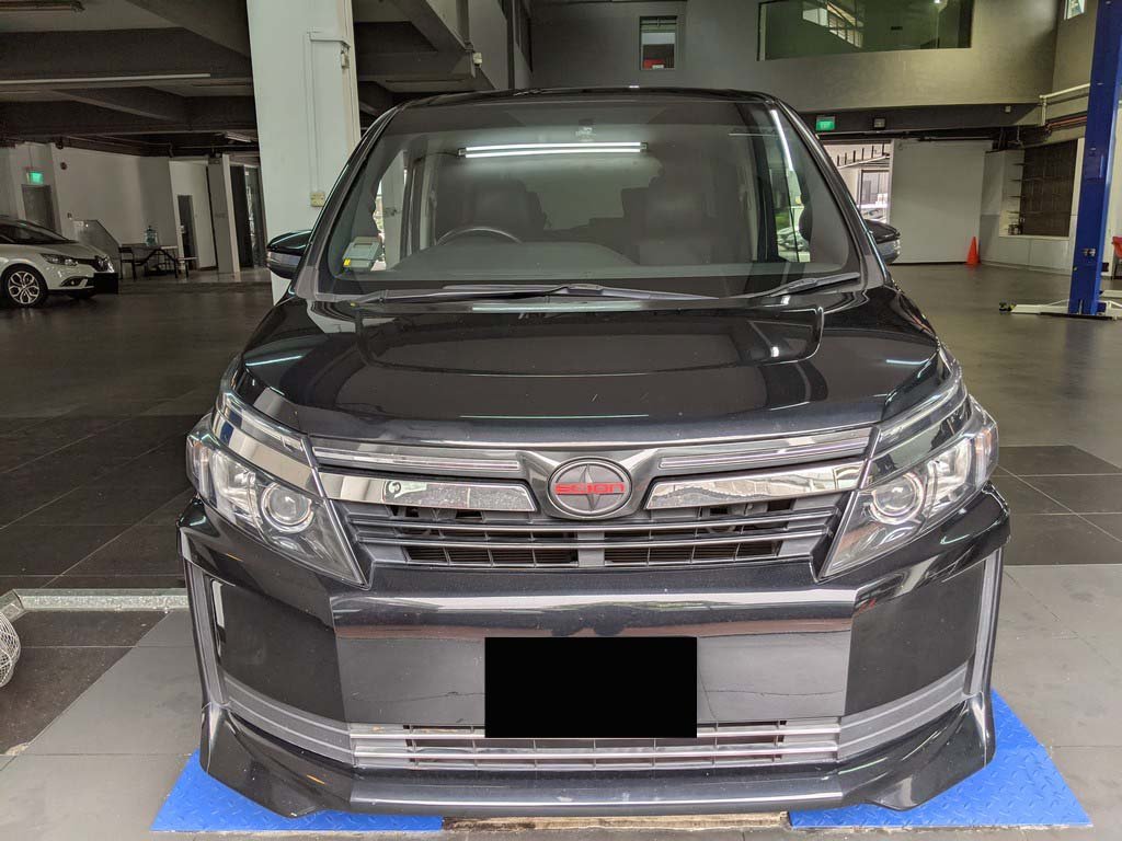 Toyota Voxy 2.0X Cvt