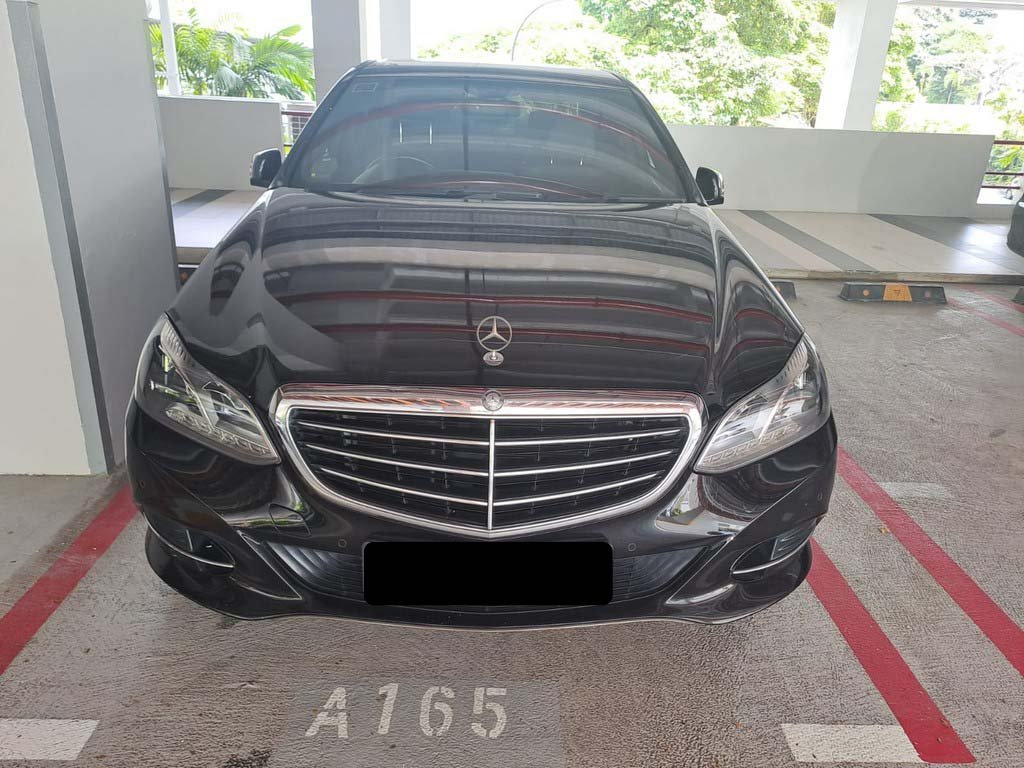 Mercedes Benz E200 Sedan (R17)