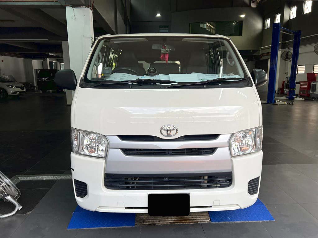 Toyota Hiace Van Turbo 5dr Mt