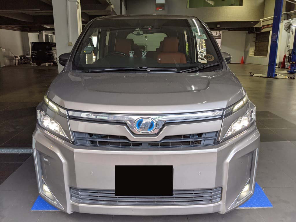 Toyota Voxy Hybrid 1.8v Cvt (Hybrid)