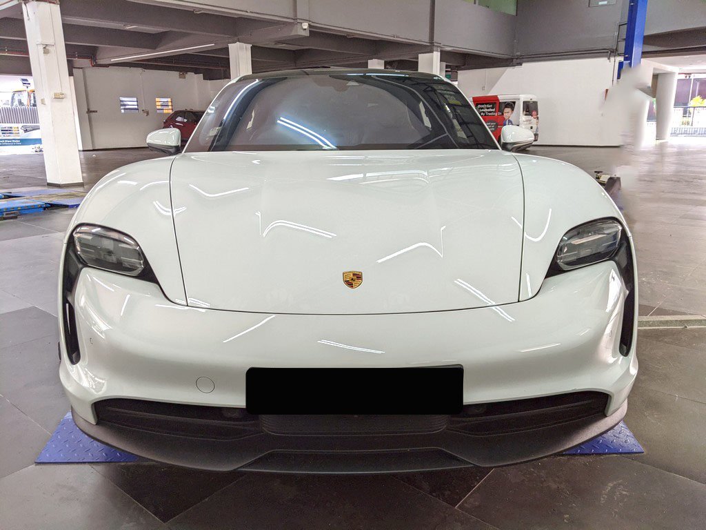 Porsche Taycan 4+1 SR (Electric Vehicle)