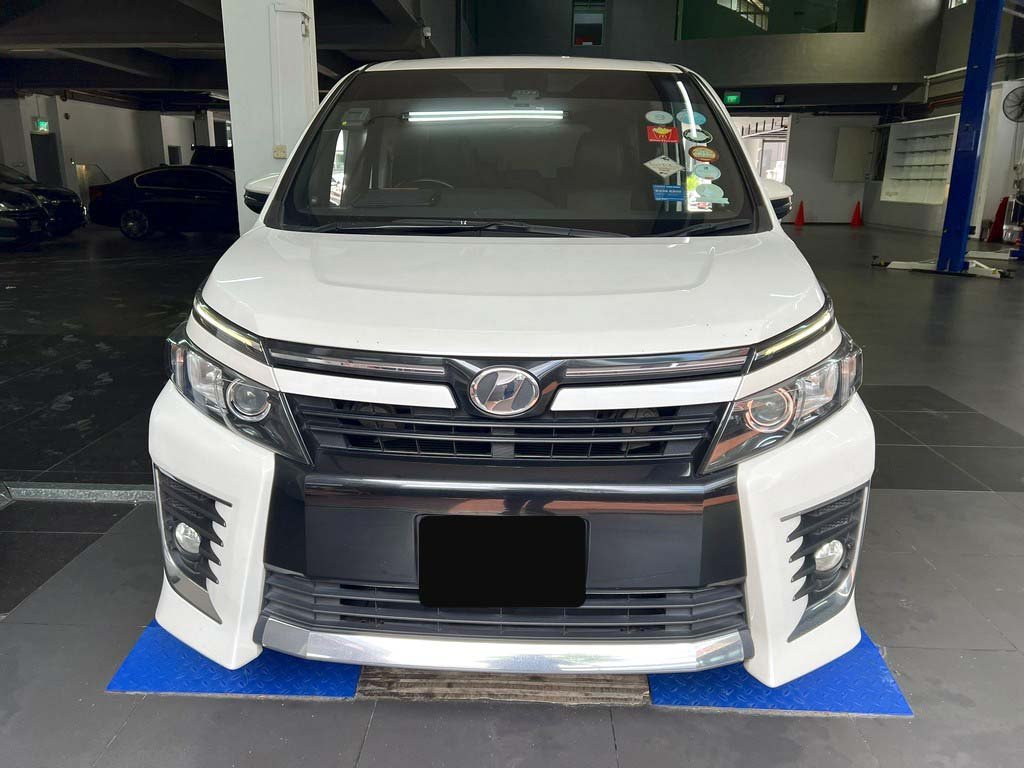 Toyota Voxy 2.0ZS A