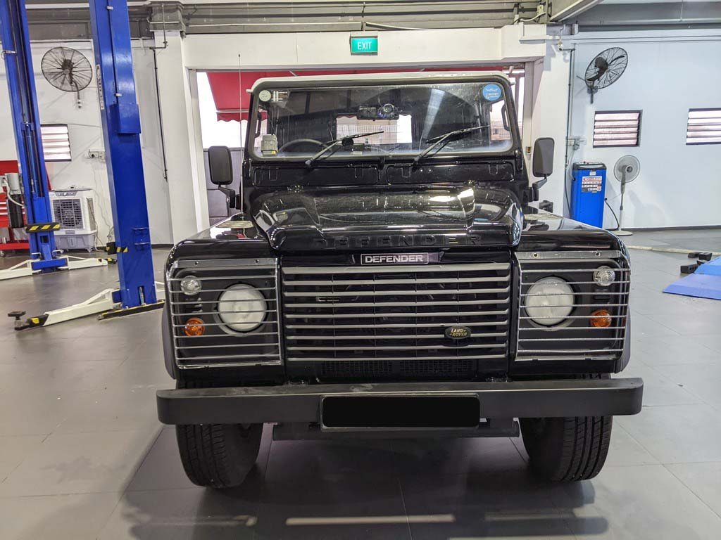 Land Rover Defender 90 (COE Till 09/2025)