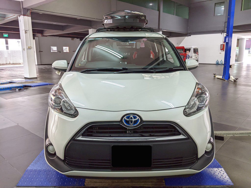 Toyota Sienta 1.5g Cvt (Hybrid)