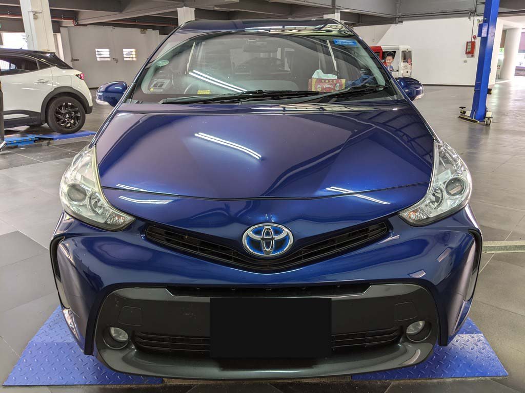 Toyota Prius Alpha Hybrid 1.8s AT Abs Airbags (Hybrid)