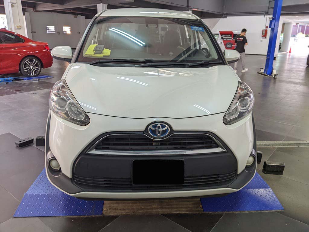 Toyota Sienta 1.5G Cvt (Hybrid)