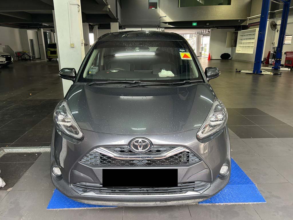Toyota Sienta Elegance (Auto)
