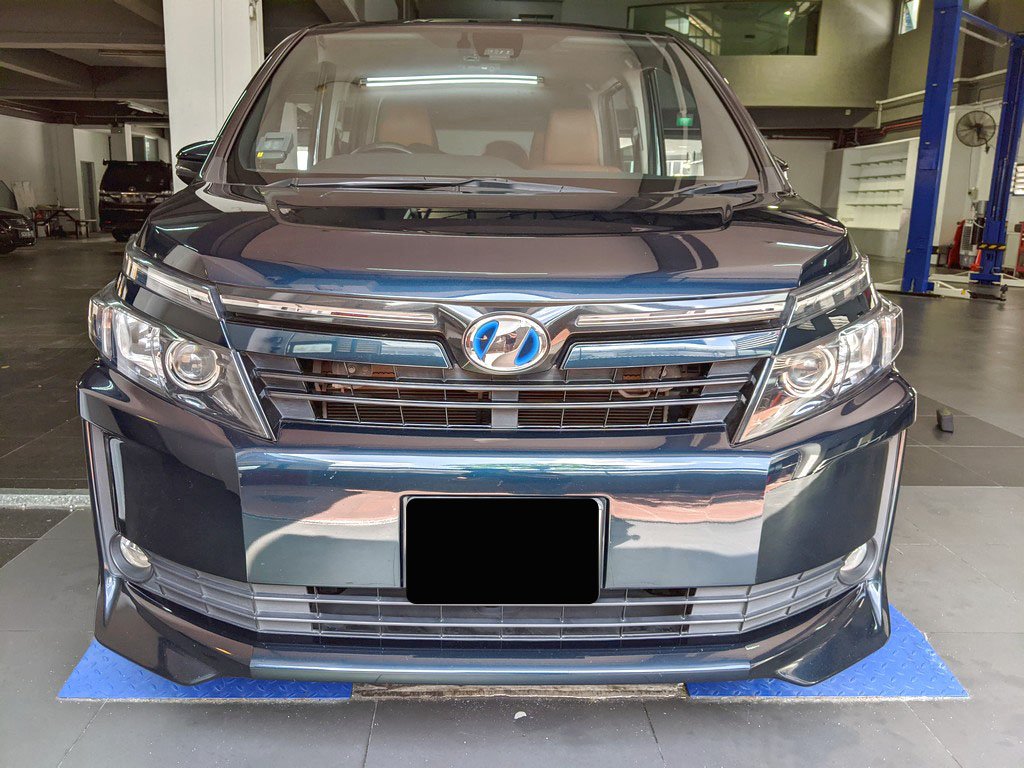 Toyota Voxy 1.8v Cvt (Hybrid)