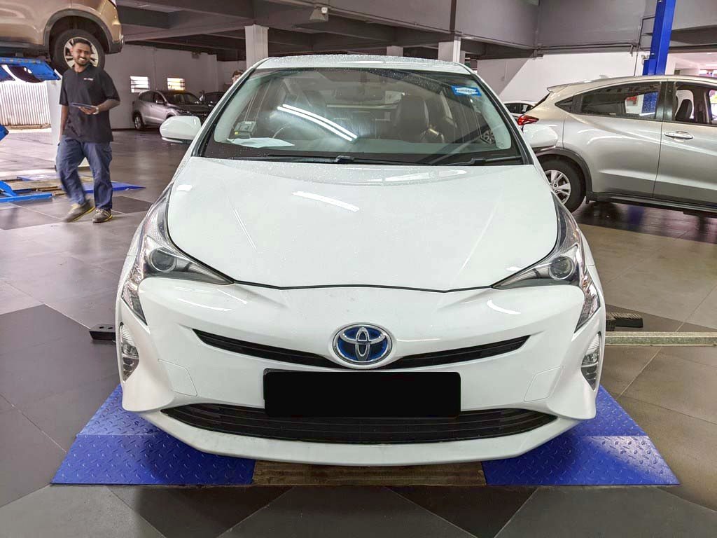 Toyota Prius 1.8 CVT (Hybrid)