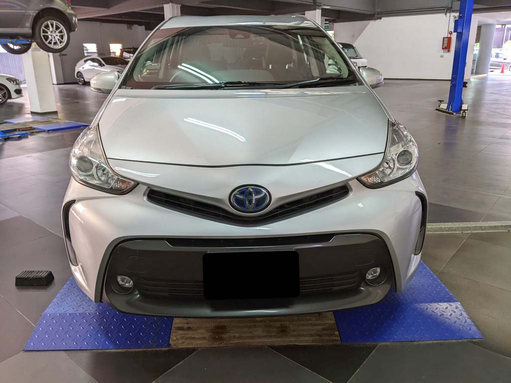 Toyota Prius Alpha 1.8S CVT (Hybrid)