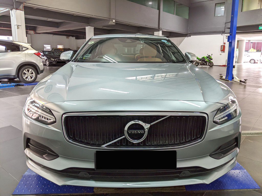 Volvo S90 T5 Momentum