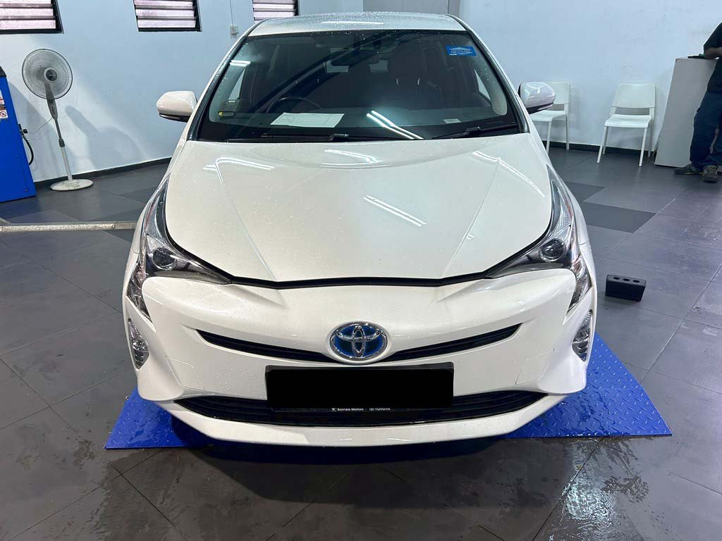 Toyota Prius 1.8 CVT (Hybrid)