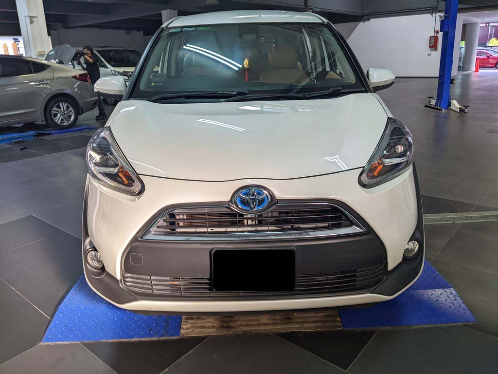 Toyota Sienta 1.5G At Abs D/airbag 2wd (Hybrid)