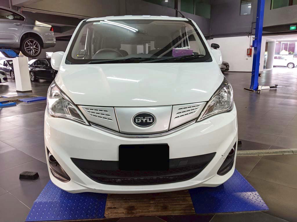 Byd T3 (Electric Vehicle)